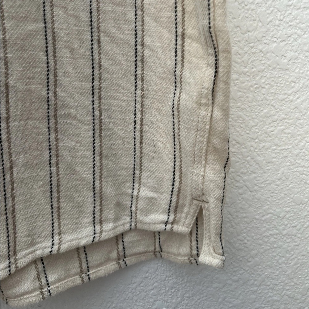 Banana Republic Short Sleeve Resort Wear Lightweight Button Down Shirt - Picture 9 of 15